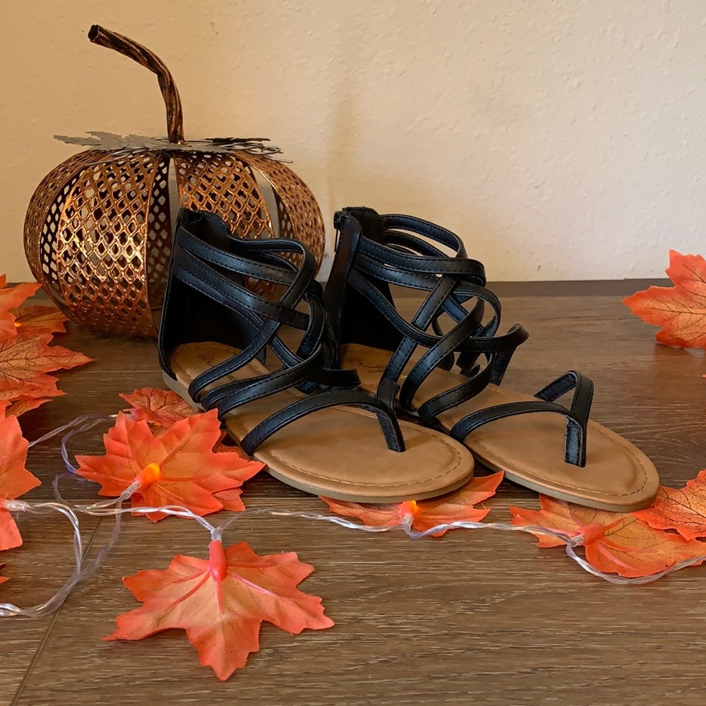NEW BLACK WOMEN SANDALS SIZE 8.5 US